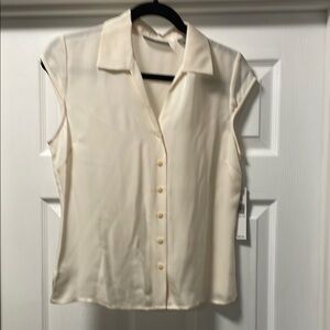 Kate Hill Cream Sleeveless Notched Collar Blouse